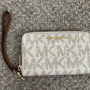 Michael Kors Women's Jet Set Travel Wallet